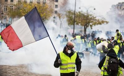 300 участников протестных акций задержаны во Франции