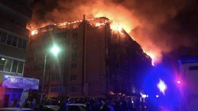 Площадь пожара в жилом доме в Краснодаре увеличилась