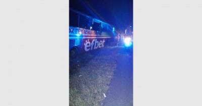 Автобус с футболистами вылетел с дороги после смерти водителя