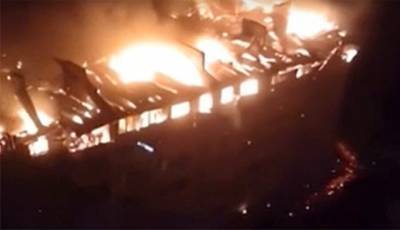Жильцов горящего дома в Краснодаре временно разместят в школе