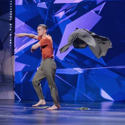 Танцор из Кемерова поранился во время выступления в проекте «Танцы» на ТНТ