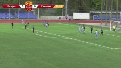 Футболисты "Сахалина" наконец забили, но все равно едут домой без побед