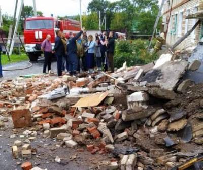 В Приморье рухнул дом: один человек погиб, остальные эвакуированы