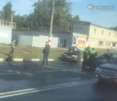 На Локомотивной столкнулись три машины, пострадавшие госпитализированы