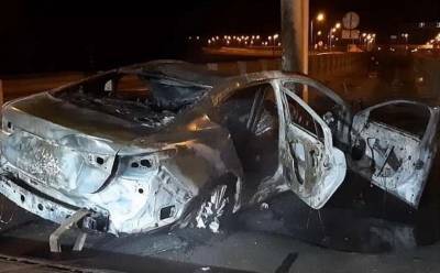 В Башкирии заживо сгорел водитель иномарки, влетевшей в столб
