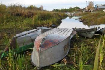 В Кирилловском районе ищут рыбака из перевернувшейся на озере лодки