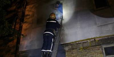 В Киеве загорелась многоэтажка, есть погибший