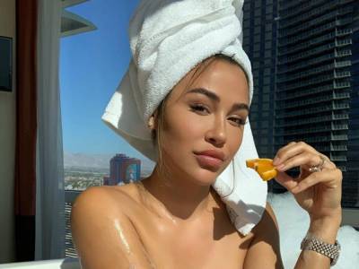 Злата Огневич - Ан Чь - Известная модель показала свое фото из ванной с персиком и восхитила Сеть - golos.ua - Украина