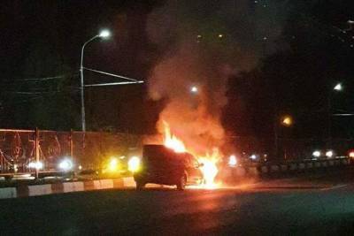 Соцсети: на Московском шоссе в Рязани загорелась машина