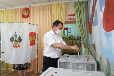 Вениамин Кондратьев принял участие в голосовании