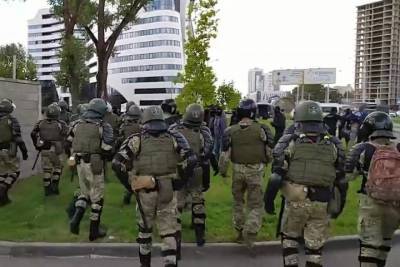 В Минске идут жесткие задержания