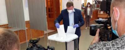 Губернатор Любимов проголосовал на выборах в Рязанскую областную Думу