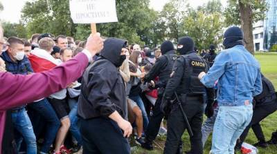 В Минске снова начались задержания и разгон митингующих