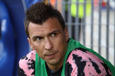 СМИ назвали возможную зарплату хорватского игрока Манджукича в «Локомотиве»