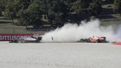 Гран-при Тосканы был остановлен после двух аварий
