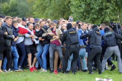 МВД Белоруссии: на протестах в Минске задержаны порядка 250 человек