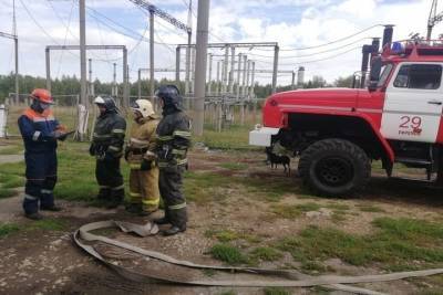 Тульские спасатели отработали пожаротушение в энергосистеме
