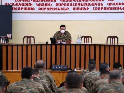 Джалал Арутюнян - Министр обороны Арцаха провел рабочее совещание - news.am - Армения