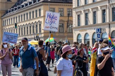 Полиция разогнала антикарантинные протесты в Мюнхене и Ганновере - aussiedlerbote.de - Бавария