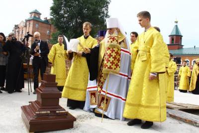 Во имя памяти. Надвратный храм Спасского женского монастыря освятил владыка Лонгин