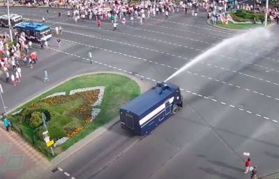 В Витебске милиция использовала водомет для разгона протестующих