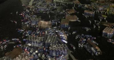 Сотни банок пива перекрыли трассу под Ростовом