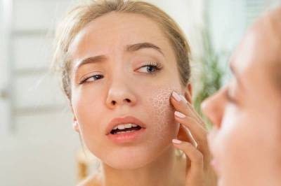 5 ошибок в уходе, которые существенно усиливают сухость кожи лица