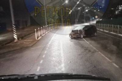 Пьяный водитель Honda Fit протаранил ограждение в Песчанке — двое пострадавших