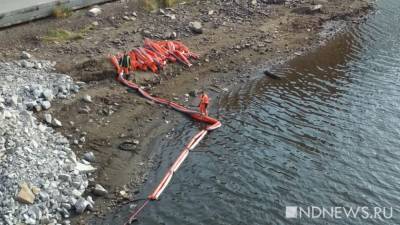 Рабочие огораживают Городской пруд в районе Макаровского моста (ФОТО)