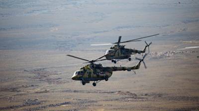 Российские военные отработали десантирование в Армении: учения в горах