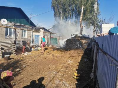 Пять тонн сена, 13 построек, автомобили и сараи горели в регионе в выходные