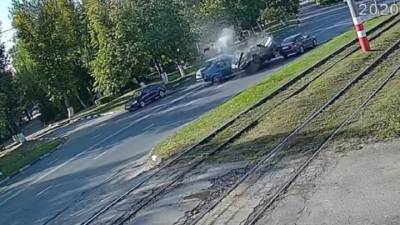 Лихач устроил серьезное ДТП с пострадавшими в Ульяновске. Видео