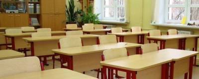 Еще семь школ в Саратове перешли на дистанционку