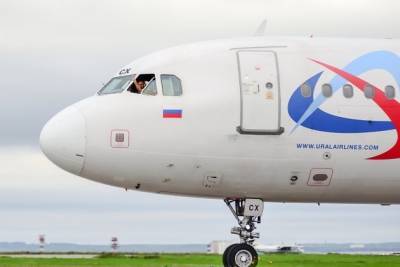 Авиабилеты на внутренние рейсы со скидками до 90% распродадут «Уральские авиалинии»
