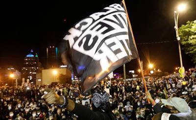 Breitbart (США): протестующие в Рочестере делят демонстрантов по расовому признаку