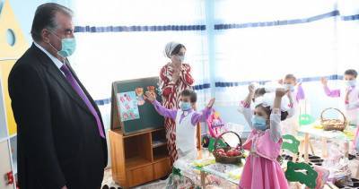 Эмомали Рахмон в Матчинском районе открыл детский сад «Вахдат»