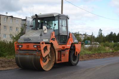 В районе Смоленской области ремонтируют дорогу