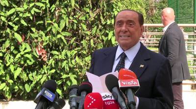 Заразившийся коронавирусом Сильвио Берлускони выписан из больницы