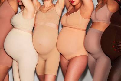 Ким Кардашьян обругали за попытку сделать беременных стройнее утягивающим бельем