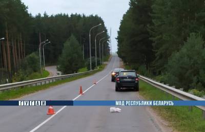 Легковая машина переехала пенсионерку, которая лежала на дороге в Минском районе