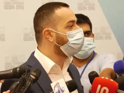 Мхитар Айрапетян пытался убедить депутата Арсена Джулфалакяна не отказываться от депутатского мандата