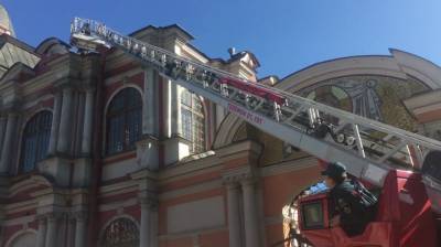 Сотрудника Александро-Невской Лавры сняли с крыши.