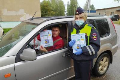 В Костроме ГИБДД проверяют как горожане перевозят детей в легковом транспорте