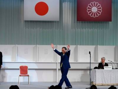 Новый премьер Японии Суга заявил, что Токио "должно обсуждать с РФ принадлежность всех южных Курил"