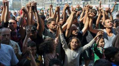 Мигранты призывают шведов эмигрировать из Швеции