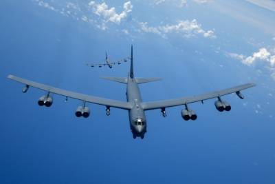 В сторону Украины для участия в военной операции летят три бомбардировщика ВВС США