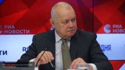 Телеведущий Киселев советует Певчих ответить на вопросы полиции