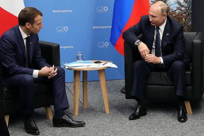 Путин обсудил с Макроном «дело Навального»
