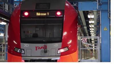 До конца года метрополитен Петербурга получит еще два "красных" поезда
