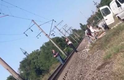 Жизнь молодой девушки трагически оборвалась на железной дороге в Одессе, видео: что известно